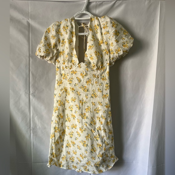 New ASTR The Label Mini Dress NWT  Floral Yellow Wedding Guest Garden Party - Picture 2 of 5